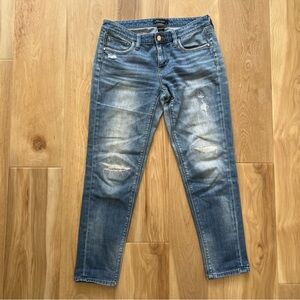 White House Black Market Girlfriend Jeans Blue Skinny Distressed Denim Size 2